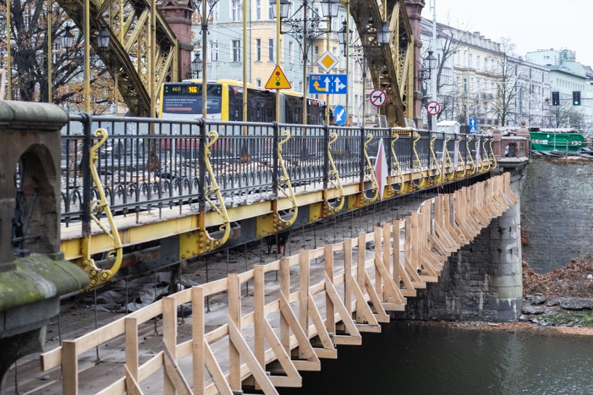 Remont mostu Zwierzynieckiego, który zaczął się 9...