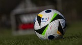 Zobacz, jaką piłką w sezonie 2024/2025 zagrają piłkarze Radomiaka Radom w PKO BP Ekstraklasie. To projekt Fussballliebe od adidasa