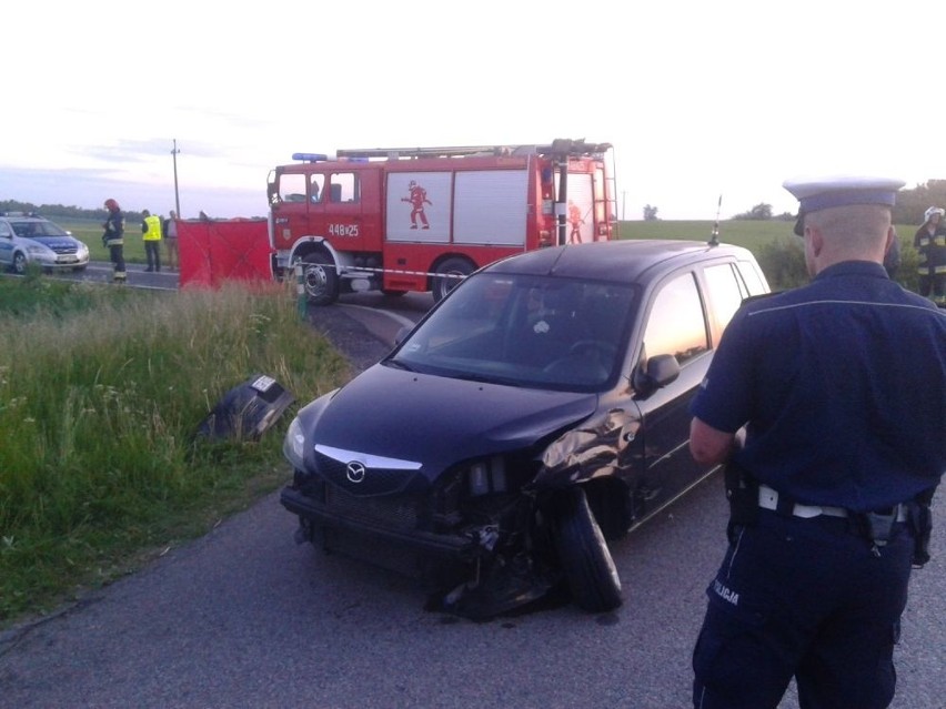 Z motocyklem marki bmw zderzyła się osobowa mazda. Zginęła...