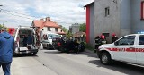Wypadek w Sosnowcu. Na ul. Głównej osobowy volkswagen zderzył się z traktorem. Kierowca samochodu w szpitalu
