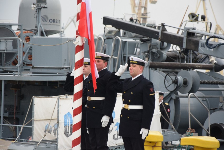 Po ponad 54 latach ORP Czajka kończy swoją służbę w Marynarce Wojennej RP. Na okręcie opuszczono banderę