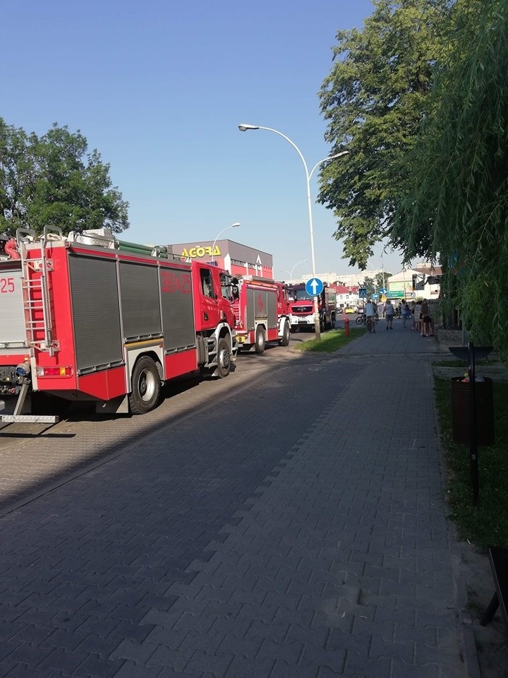 Pożar na kościelnej wieży w Zamościu. Zapaliły się farby i lakiery. Zobacz zdjęcia                