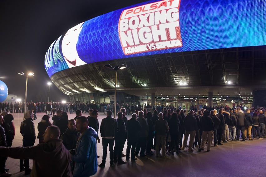 Kolejka przed Kraków Areną.