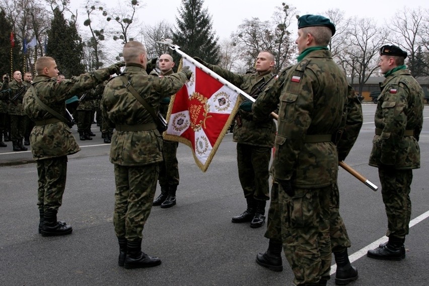 Wrocław: 185 nowych żołnierzy złożyło dziś przysięgę (ZDJĘCIA)