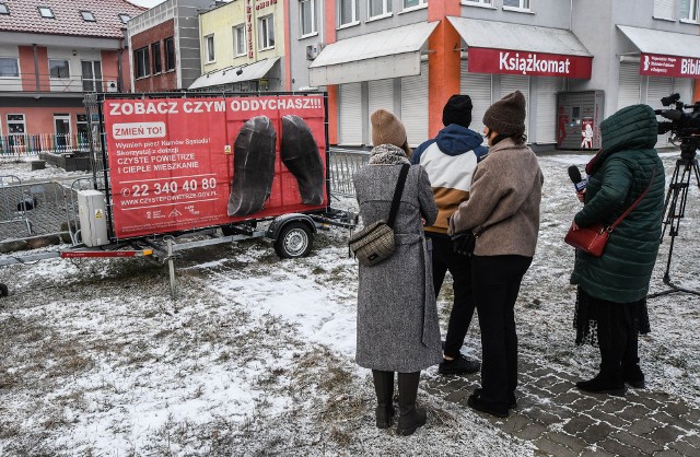 Sztuczne płuca przez dwa tygodnie stały przy ul. Nakielskiej 175A. Tak wyglądały po paru dniach