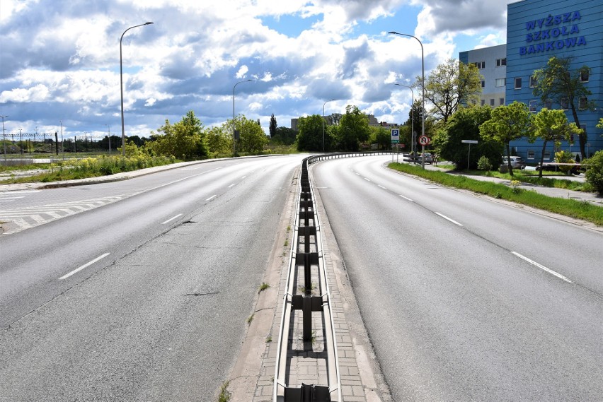 Na ul. Bohaterów Monte Cassino mają odnogi łączące ją z...