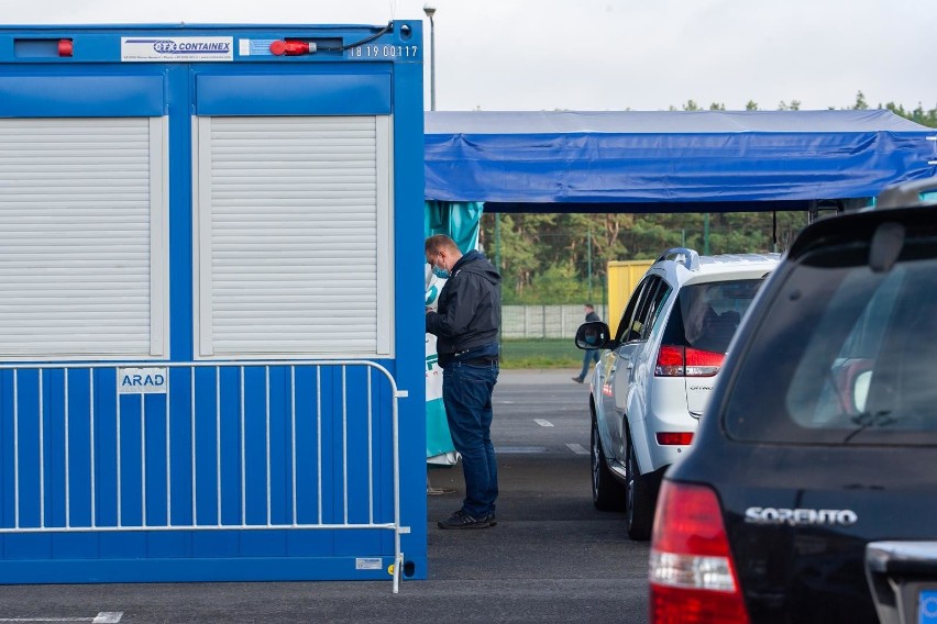 19.10.2020 bydgoszcz punkt poboru probek covid 19 parking...