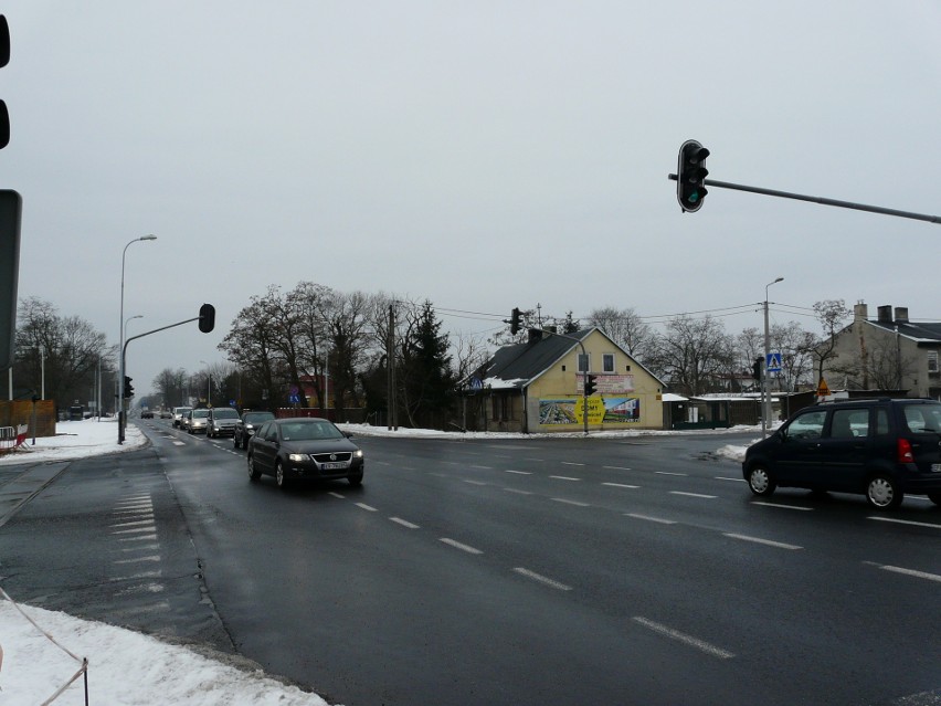 Pabianice. Modernizacja linii tramwajowej nr 41. Objazdy komunikacji miejskiej. Zamknięte skrzyżowanie ZDJĘCIA