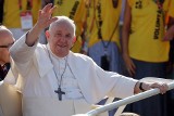 Papież przekazał pomoc żywnościową Ukrainie. Pomagają też bezdomni