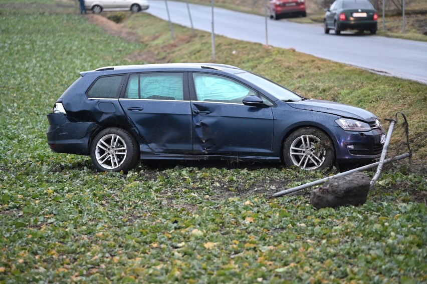 Zderzenie dwóch samochodów w Słupie w gminie Gruta