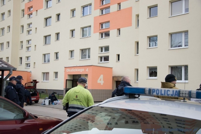 Policja ewakuowała mieszkańców domu przy ul. Okulickiego w...