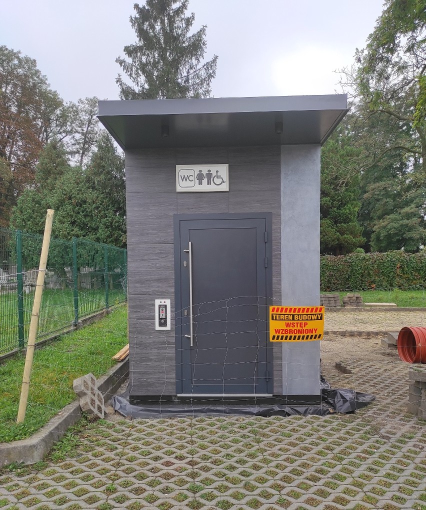 Nowa toaleta przy cmentarzu Prokocim