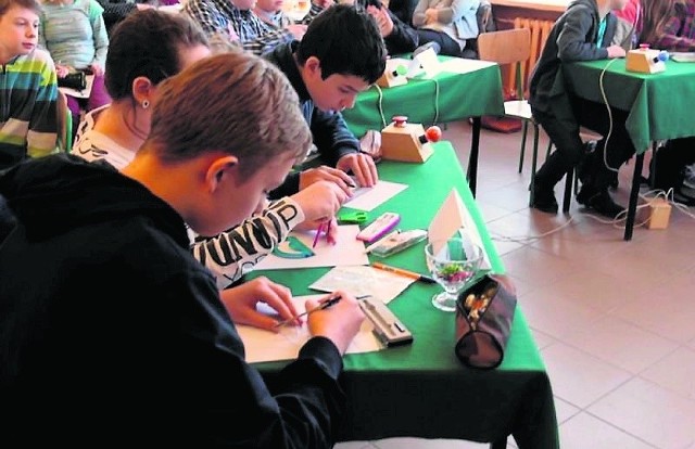 W Gimnazjum numer 3 w Tarnobrzegu zorganizowano konkurs dla podstawówek "Choinkowa geometria". Całość zaczął test.