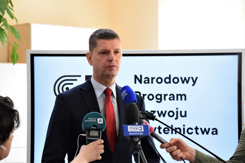 Narodowy Program Rozwoju Czytelnictwa w województwie podlaskim. Do bibliotek w szkołach i przedszkolach trafi ponad milion złotych