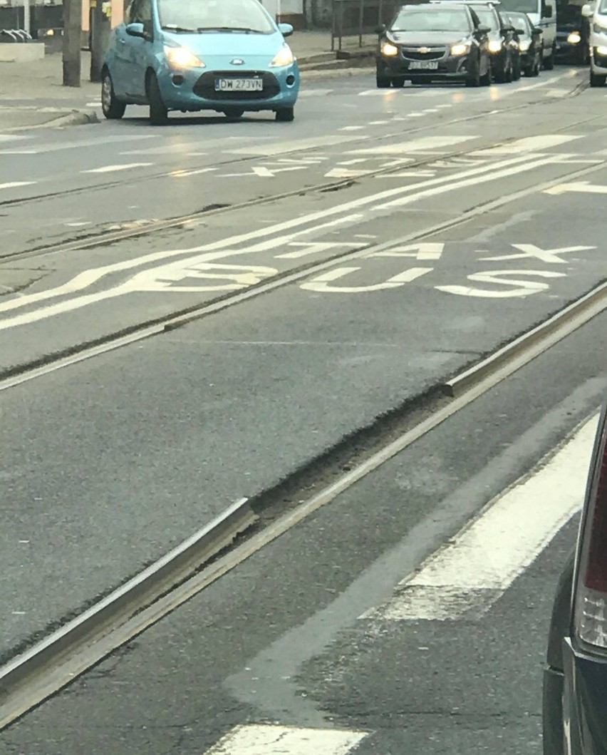 Szok! Po takich torowiskach jeżdżą tramwaje we Wrocławiu