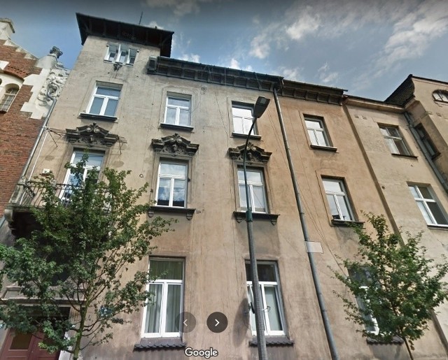 Jedno spośród oferowanych gminnych mieszkań znajduje się przy ul. Łobzowskiej 9. Inne oferty na kolejnych slajdach >>>