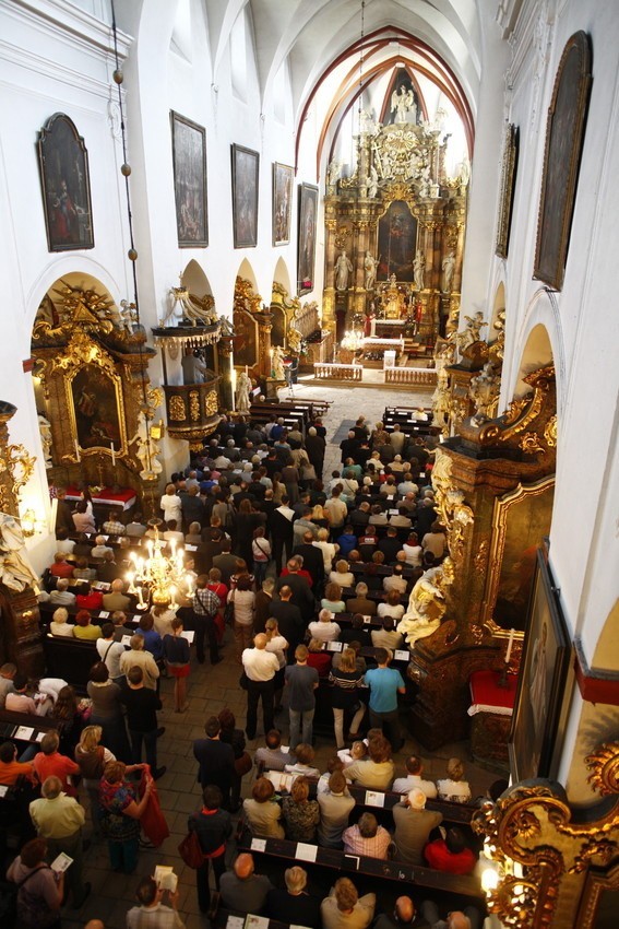 Kilka tysięcy Opolan przybyło do Jemielnicy na Świ...