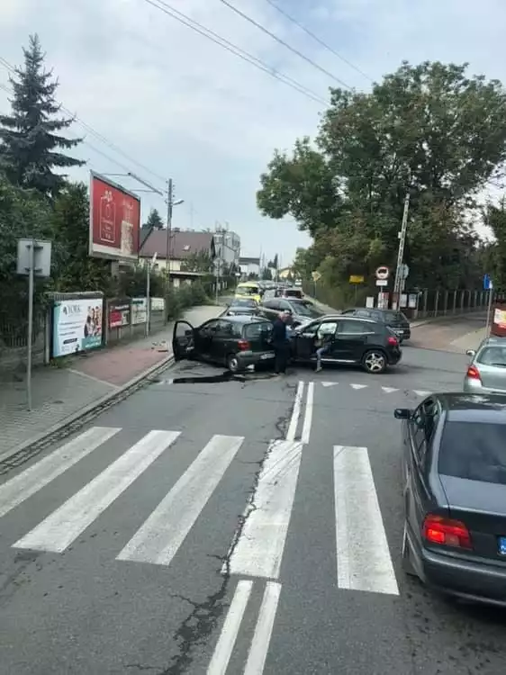 Kraków. Wypadek na skrzyżowaniu Pachońskiego i Łokietka