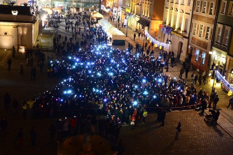 Rekord Guinessa w Poznaniu! Największa ludzka choinka na...