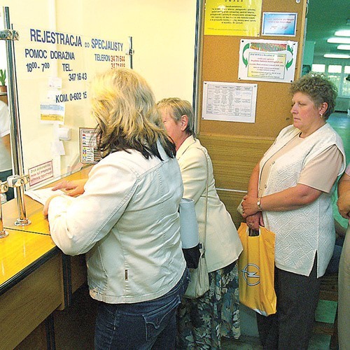 Do rejestracji Polikliniki w Koszalinie przyjęta została jeszcze jedna pracownica. Dyrekcja obiecuje, że dzięki temu kolejki się zmniejszą.