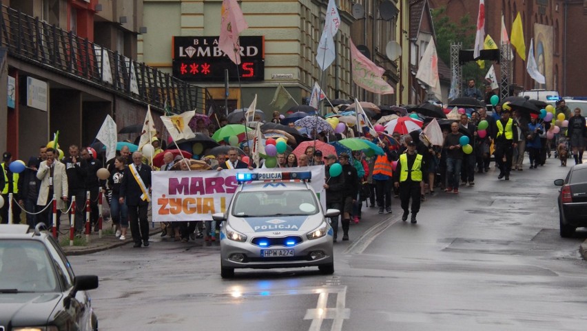 W niedzielę ulicami Koszalina przemaszerował Marsz dla Życia...