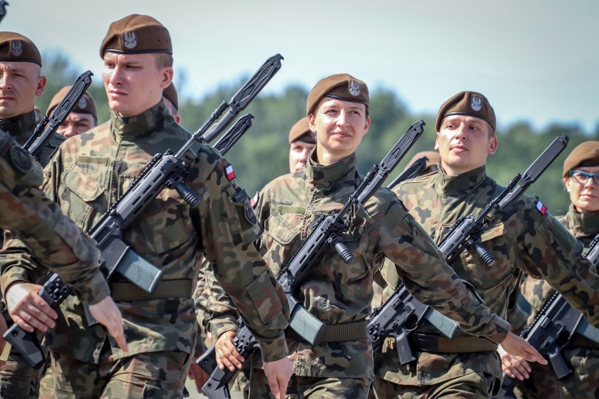 Defilada organizowana z okazji Święta Wojska Polskiego w tym...