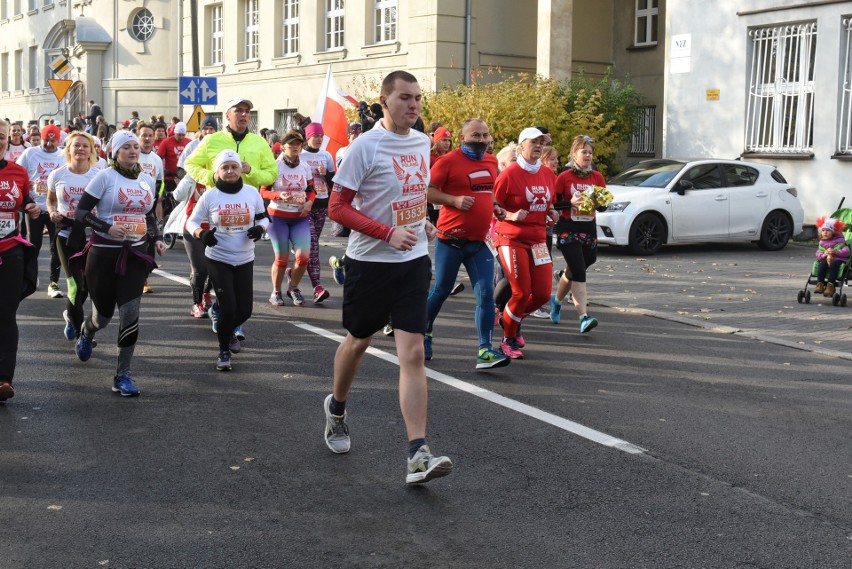 O godz. 11.11 z ul. Solnej wystartował Bieg Niepodległości....