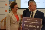 To już pewne. Są pieniądze na duże remonty. Promesy na dofinasowanie budowy i przebudowy dróg w gminie Ruda Maleniecka wręczone