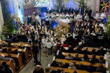 Wspólne kolędowanie w kościele p.w. NMP Królowej Polski w Supraślu. Z całego świata popłynęły świąteczne życzenia