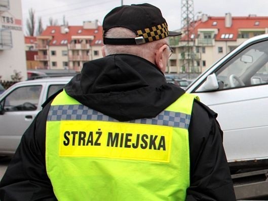 Szczecińska straż miejska twierdzi, że miała obowiązek odholować auto