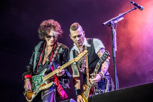 Johnny Depp w świetnej formie z zespołem Hollywood Vampires dał koncert w Warszawie w 2018 roku.