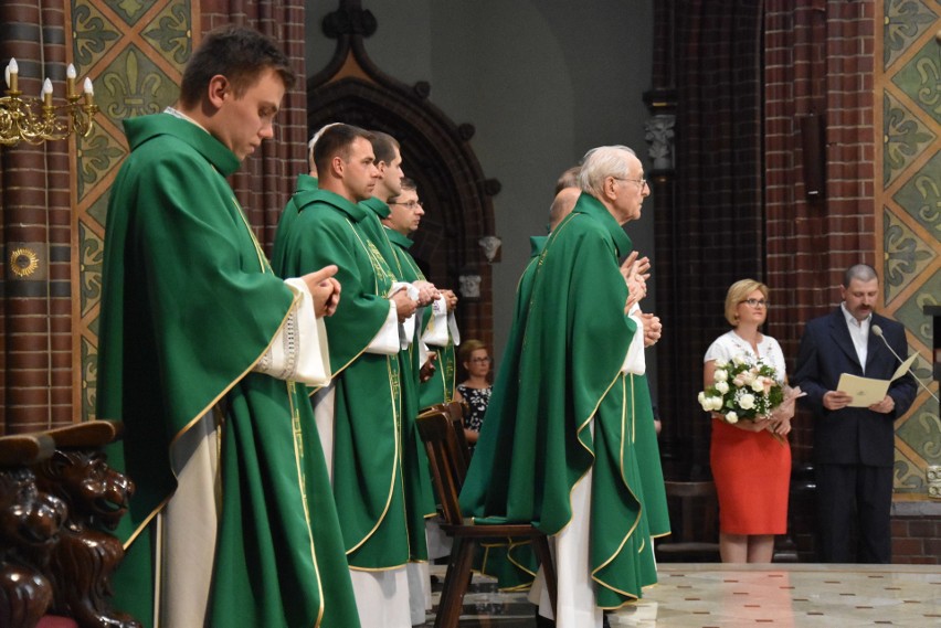 Ksiądz Marek Bernacki wprowadzony na proboszcza rybnickiej...