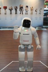 Asimo - interaktywny robot Hondy