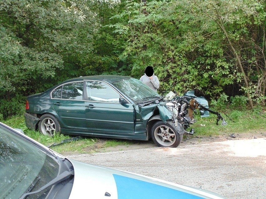 Wypadek w Dobrej. Zderzenie dwóch samochodów, dwie osoby ranne [ZDJĘCIA]
