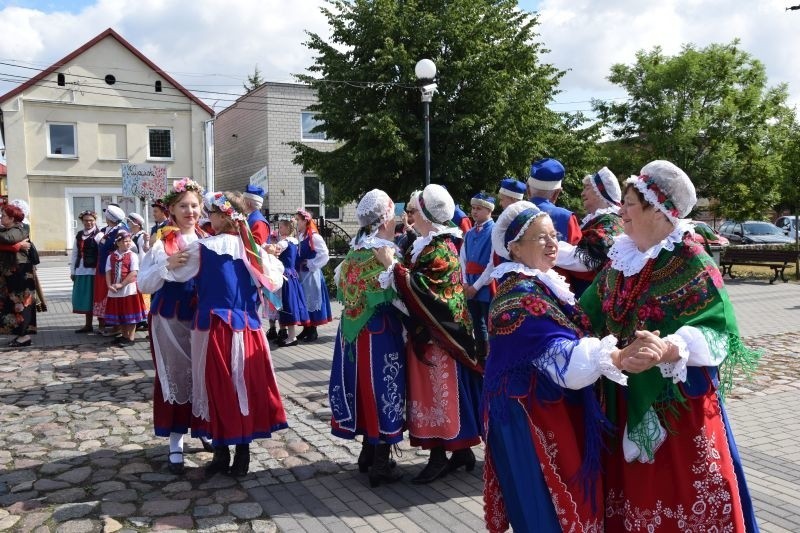 Nim nastąpiły prezentacje artystyczne zespołów odbył się...