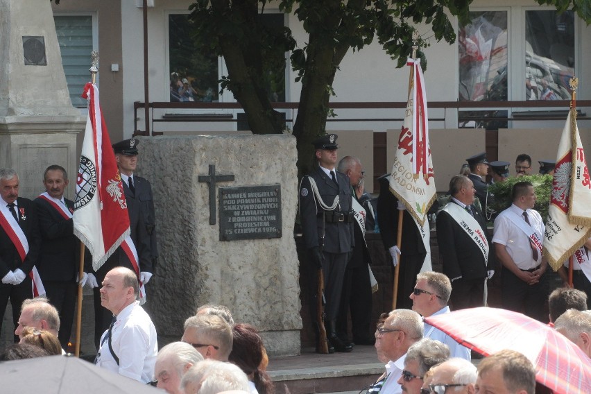 Radomski Czerwiec 1976. Msza święta przed pomnikiem w Radomiu (cz. 2)