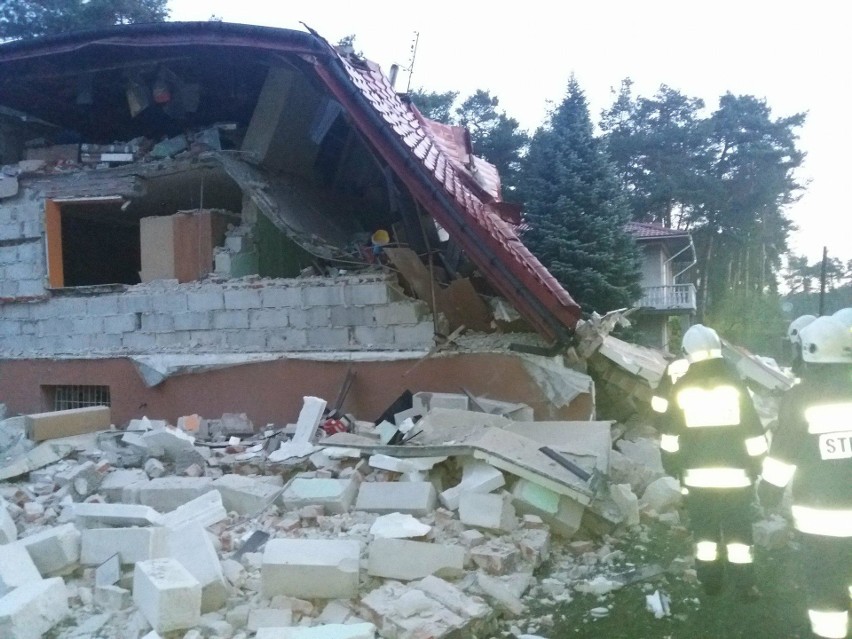Wybuch gazu w miejscowości Tuszyn Las. Zawalił się domek...
