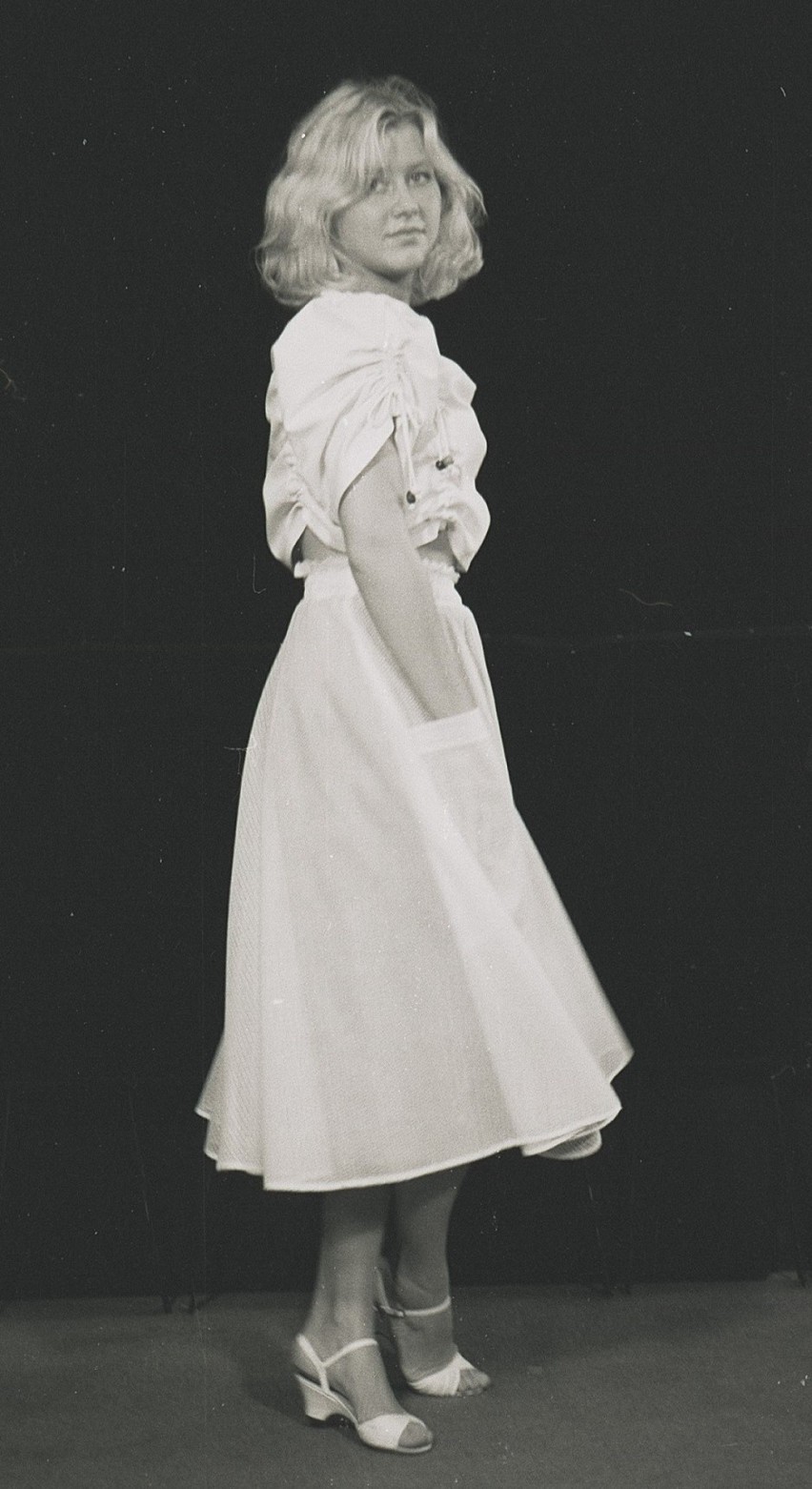 Sukienka z kolekcji 1985 roku