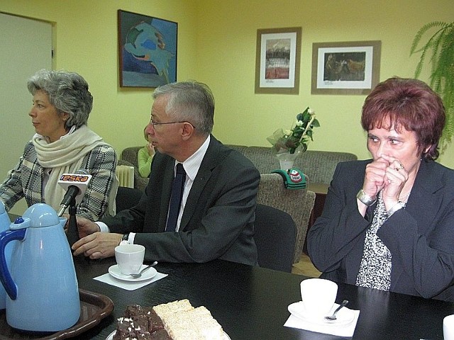 Podczas konferencji prasowej w Starachowicach. Od lewej: posłowie Nelly Rokita i Krzysztof Lipiec, Danuta Krepa- kandydatka Prawa i Sprawiedliwości na prezydenta Starachowic,