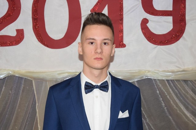 1 miejsce - Sebastian Lalewicz, Uczeń klasy III Liceum Ogólnokształcącego Mistrzostwa Sportowego w Ostrowcu. Ma 18 lat.