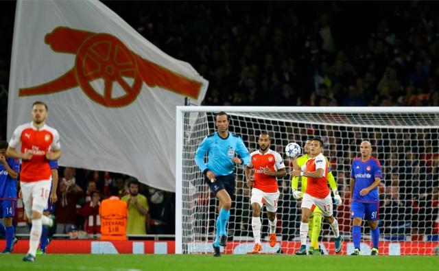 Arsenal – Manchester United na żywo. Mecz Arsenal – MU już dziś (04.10.2015). Transmisja meczu Arsenal – Manchester United na antenie Canal + Sport. Początek spotkania Arsenal – MU o godz. 17.00. Wynik na żywo online live stream na stronie gazetawroclawska.pl ARSENAL – MANCHESTER UNITED, ARSENAL – MU TRANSMISJA, ARSENAL – MANCHESTER UNITED NA ŻYWO, ARSENAL – MU LIVE, ARSENAL – MANCHESTER UNITED STREAM.