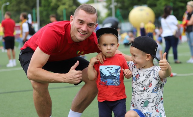 Michał Smolarczyk na Wakacyjnym Pikniku Rodzinnym z Koroną Kielce.