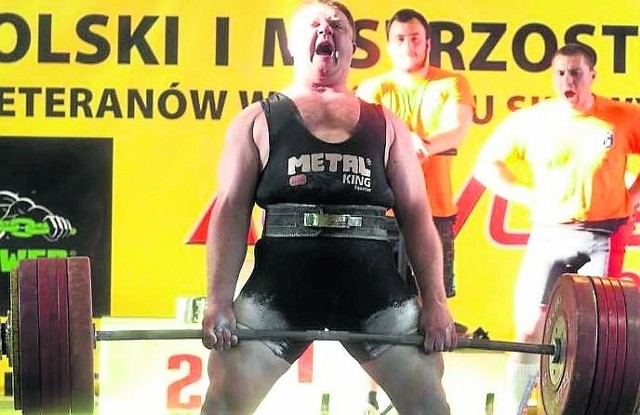  Rafał Lipka osiągnął w Kielcach 808 kilogramów. Pobił rekordy Polski weteranów w wyciskaniu leżąc oraz martwym ciągu.