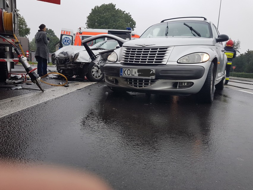 Wypadek na DK 94 w Olkuszu. Dwie osoby w szpitalu