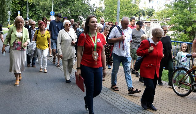 Spacer z przewodnikiem PTTK Justyną Malewską-Sempołowicz po dzielnicy Kuntersztyn w Grudziądzu