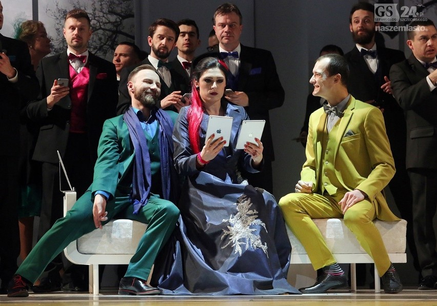 W piątkowy wieczór Opera na Zamku wystawiła premierowo "Traviatę"
