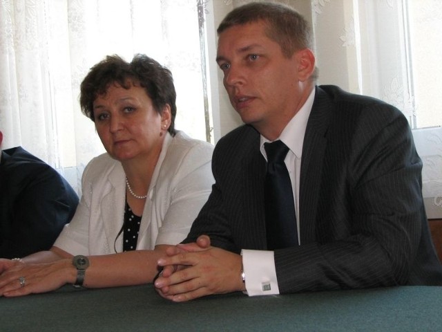 Po prawej: Cezary Rzemek, wiceminister zdrowia