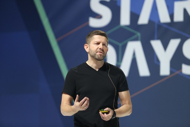 Michał Sadowski, założyciel i prezes Brand24, firmy zajmującej się monitoringiem Internetu. Startup Founder of the Year w konkursie The Next Web Startup Awards. Autor bestsellerowej książki „Rewolucja Social Media”. Bloger i komentator zjawisk związanych z Internetem