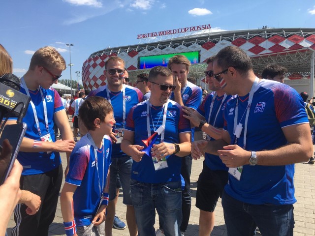 Kibice Islandii przed meczem z Argentyną w Moskwie podczas mistrzostw świata 2018
