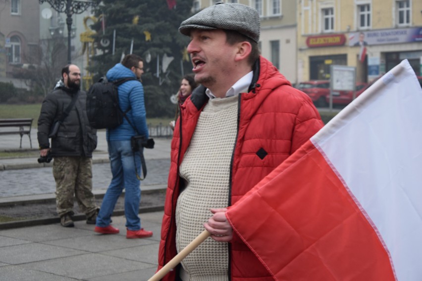 Na wodzisławskim rynku manifestowano przeciwko...